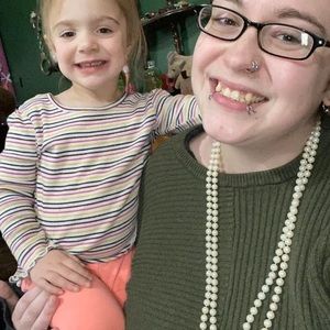 Meet your Posher, Adrianne